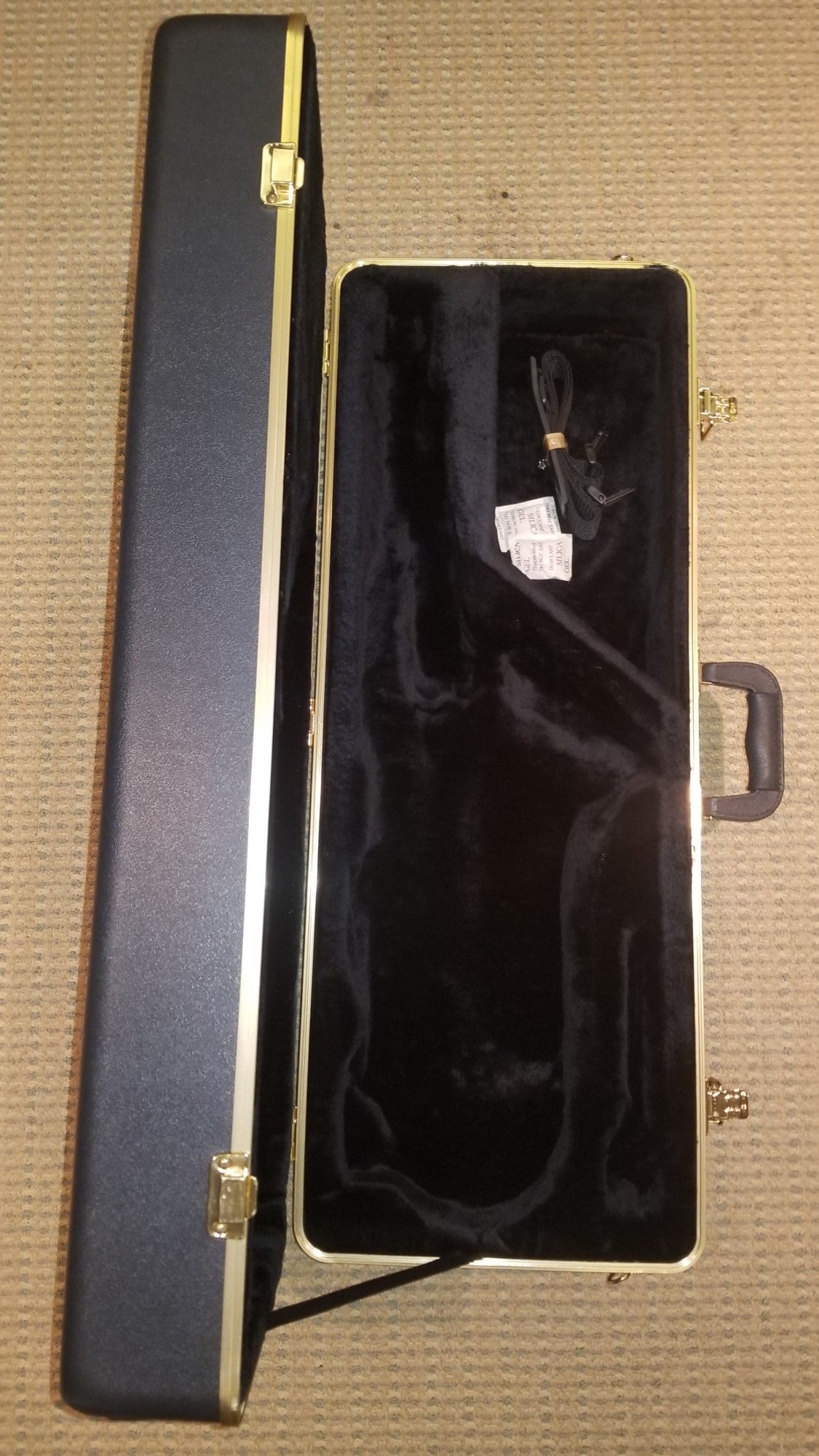 Weiner Rectangular Molded Plastic Tenor Sax Case