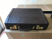 Load image into Gallery viewer, Buffet Prestige Leather Double Clarinet Case - BC6722L - Old Style B Stock