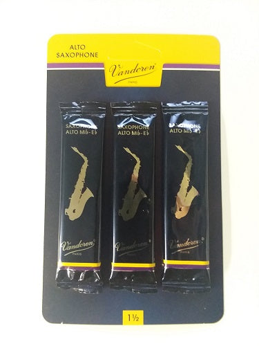 Vandoren Alto Sax Traditional Reeds - 3 Card